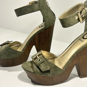 Guess Olive Platform Heels Wood Grain Chunky Heel Ankle Strap Sandals Size 8.5